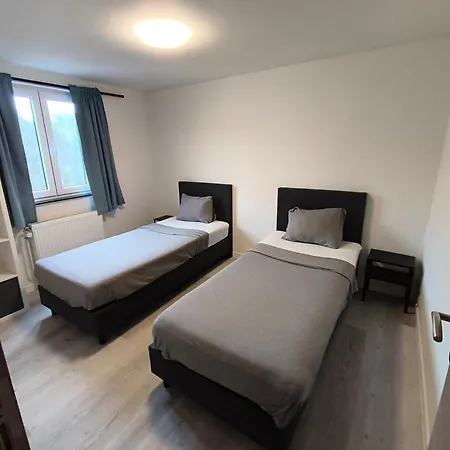 בית נופש The Eau Rouge 600m From The Entrance Of The Circuit *