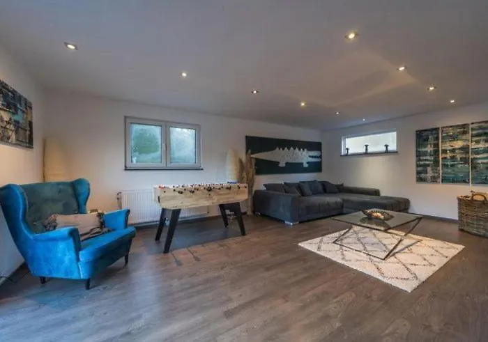 The Eau Rouge 600m From The Entrance Of The Circuit בית נופש *