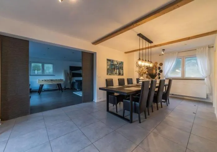 The Eau Rouge 600m From The Entrance Of The Circuit בית נופש *