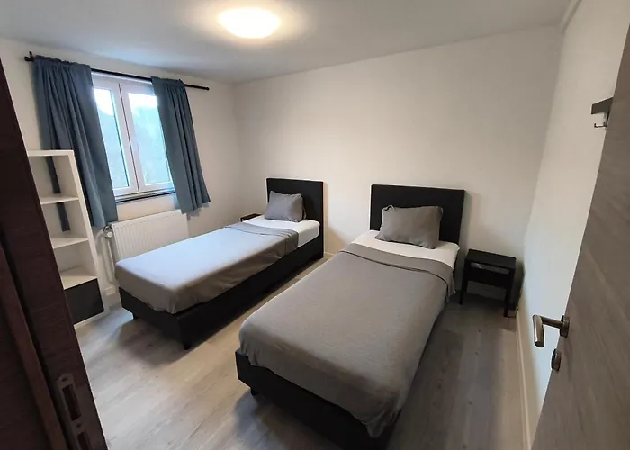 בית נופש The Eau Rouge 600m From The Entrance Of The Circuit *