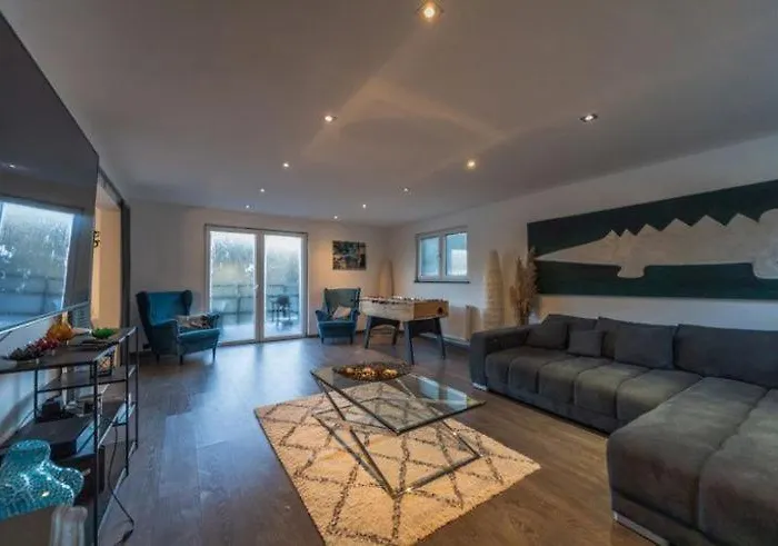 The Eau Rouge 600m From The Entrance Of The Circuit בית נופש סטבלוט